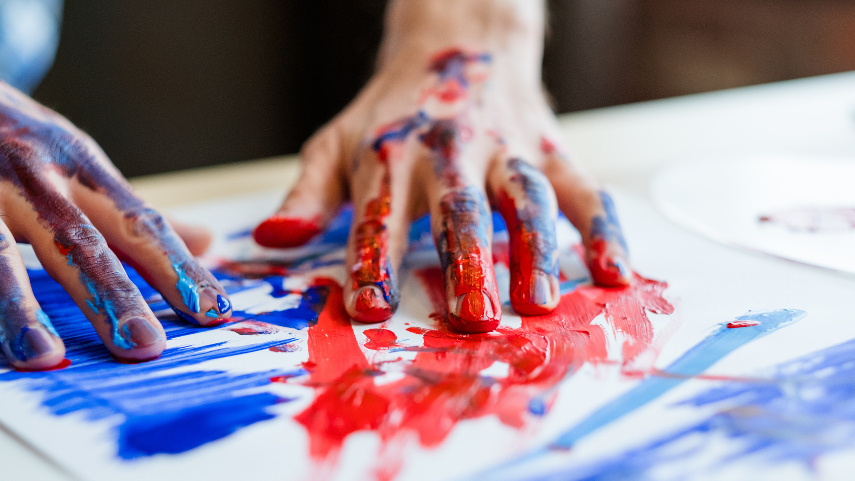 art therapy paint hands creative style technique